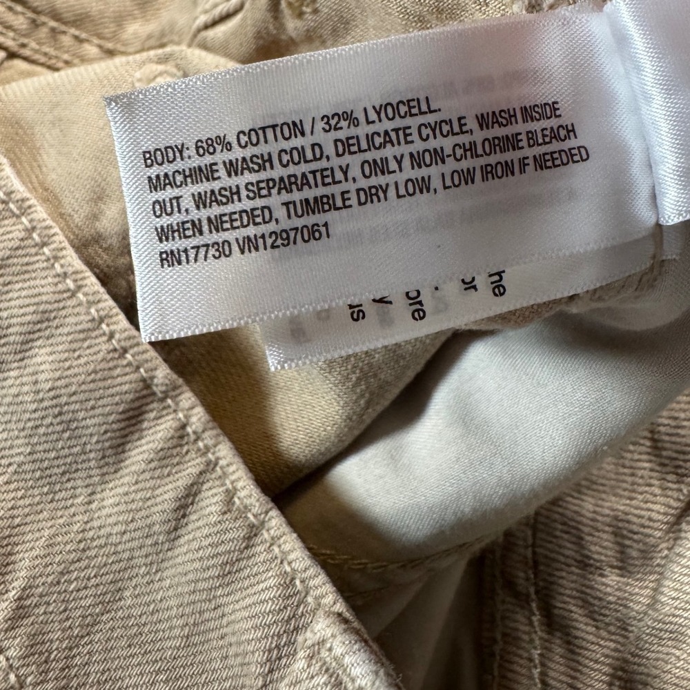 Universal Thread Khaki Pleated Shorts High Rise Slim Hip Leg Tan Size 12 NWT - Picture 7 of 7